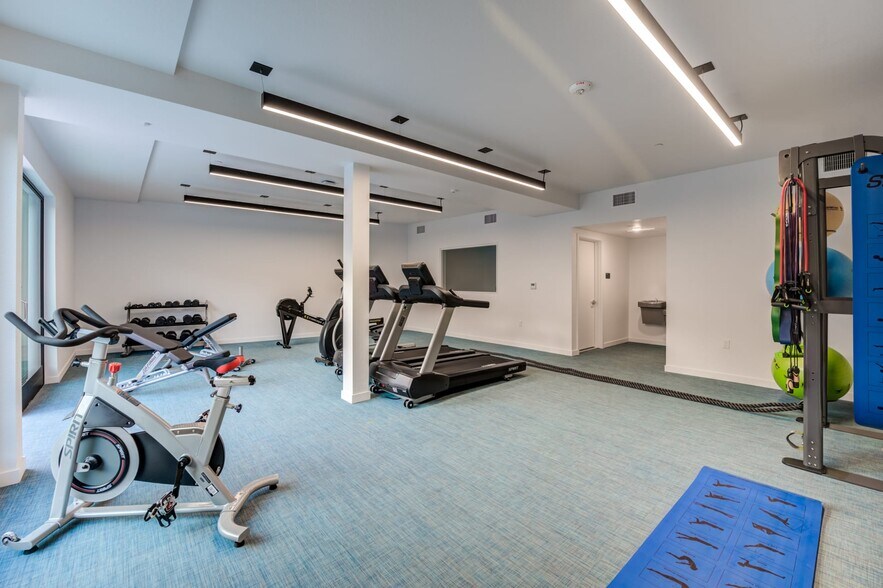 More Photos Of 107 S Hewitt St, Los Angeles Apartments For Lease