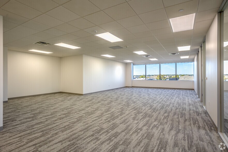 More Photos Of 12400 Coit Rd, Dallas Office For Lease