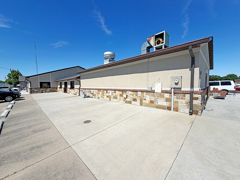 More Photos Of 2 Schiber Ct, Maryville Amusement Park For Lease
