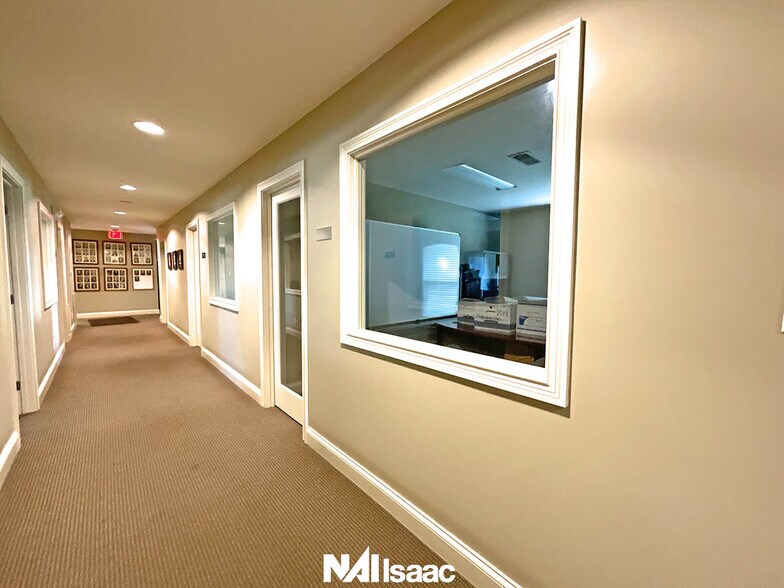 More Photos Of 1316 Versailles Rd, Lexington Office For Sale