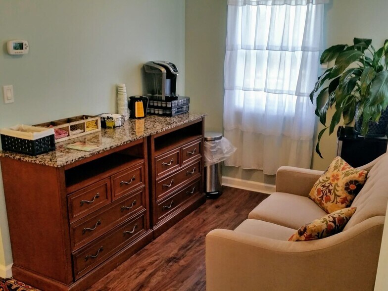 More Photos Of 211 Mail Rd, Barryville Hotel For Sale