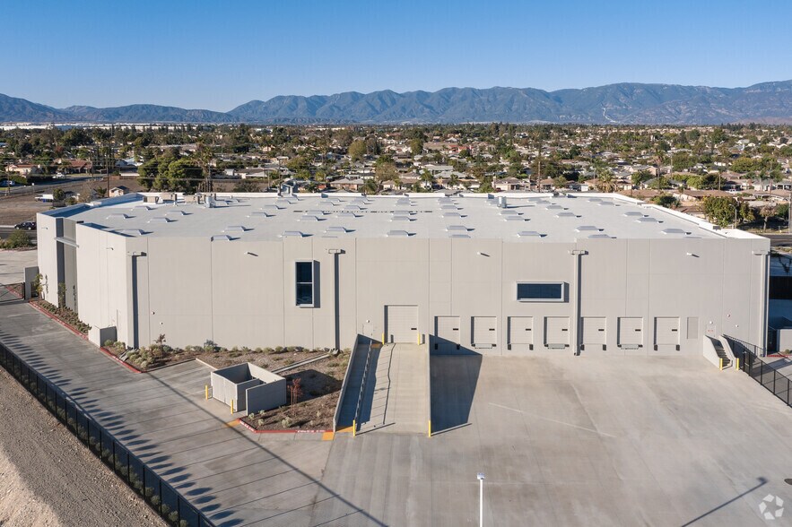 More Photos Of 455 W San Bernardino Ave, Rialto Unknown For Lease