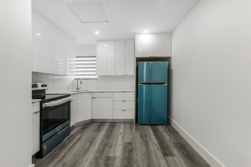 More Photos Of 10370 SW 24th St, Miami Apartments For Sale