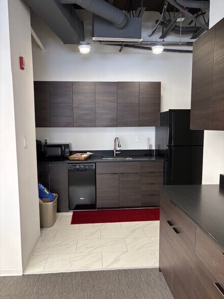 More Photos Of 1605 King St, Alexandria Office For Lease