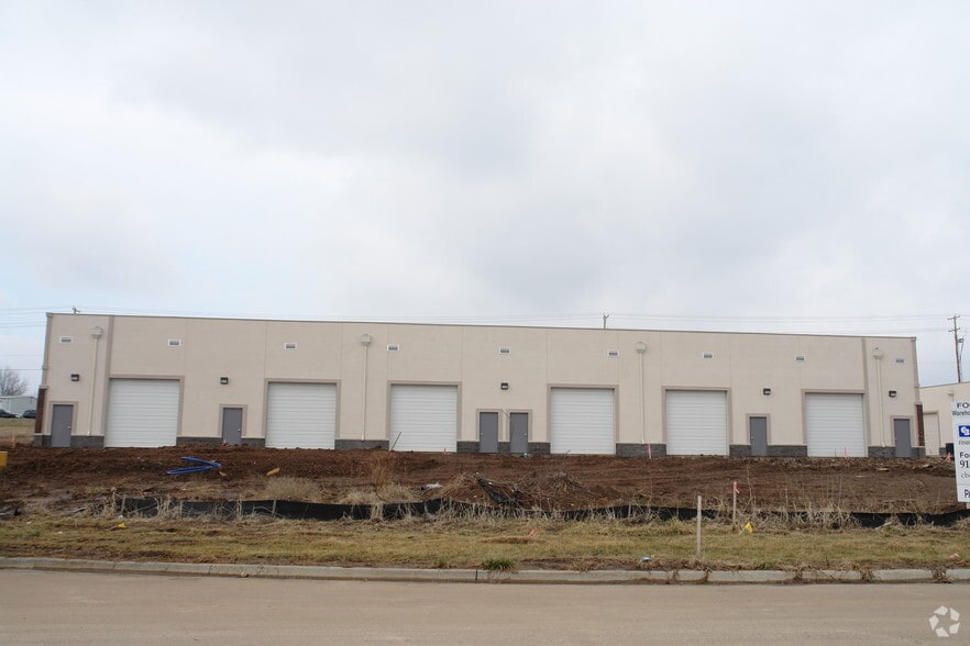 More Photos Of 23730-23750 W 83rd Ter, Shawnee Warehouse For Lease