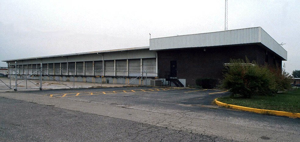 More Photos Of 3600 Bells Ln, Louisville Truck Terminal For Lease