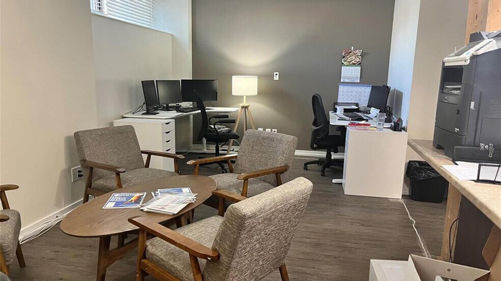 More Photos Of 128 James Av, Winnipeg Office For Lease