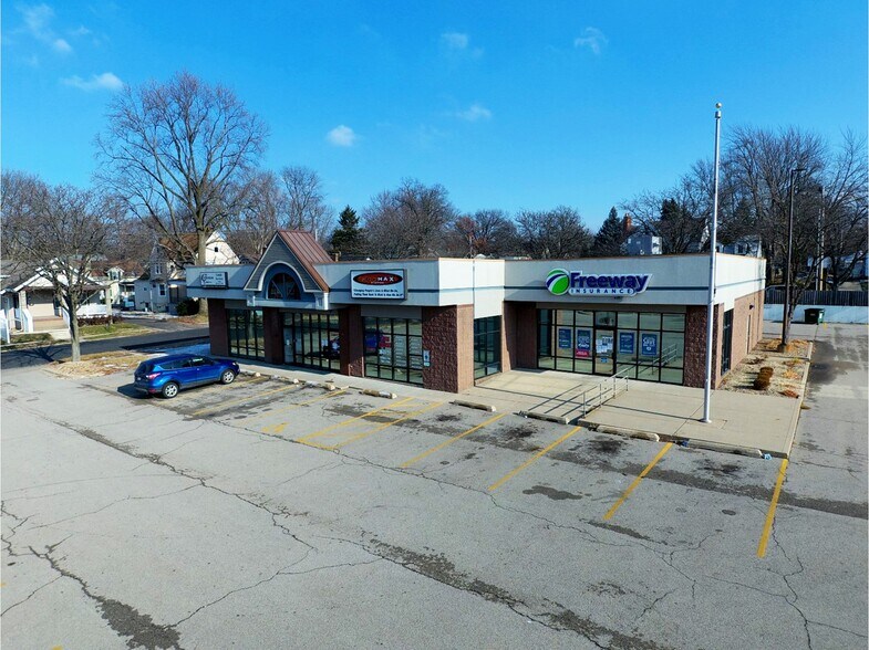 More Photos Of 2014-2016 Knoxville Ave, Peoria Office For Sale