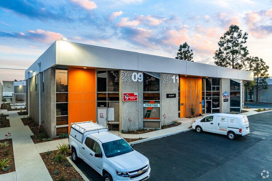 More Photos Of 2611-2615 Manhattan Beach Blvd, Redondo Beach Office For Lease