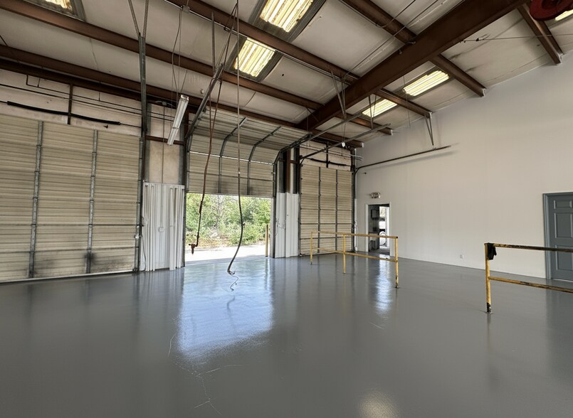 More Photos Of 500 Thornton Rd, Lithia Springs Auto Repair For Lease