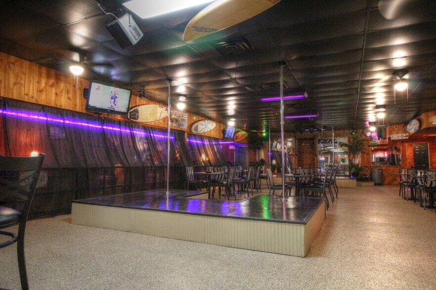 More Photos Of 1704 E Hwy 70, Kingston Bar For Sale