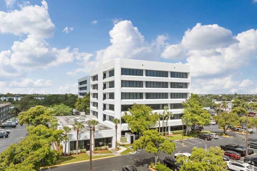 More Photos Of 2290 10th Ave N, Lake Worth Unknown For Lease