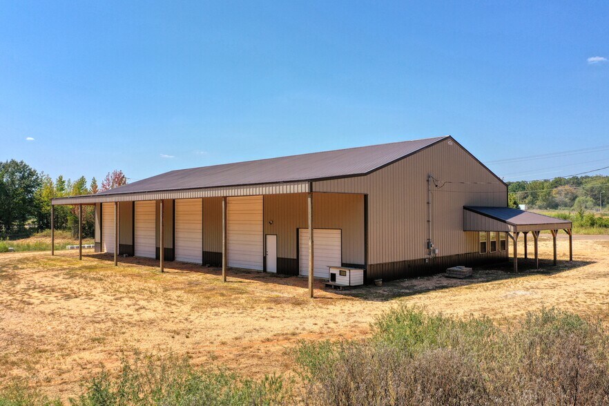 More Photos Of 22000 Main St E, Huntingdon Distribution For Sale