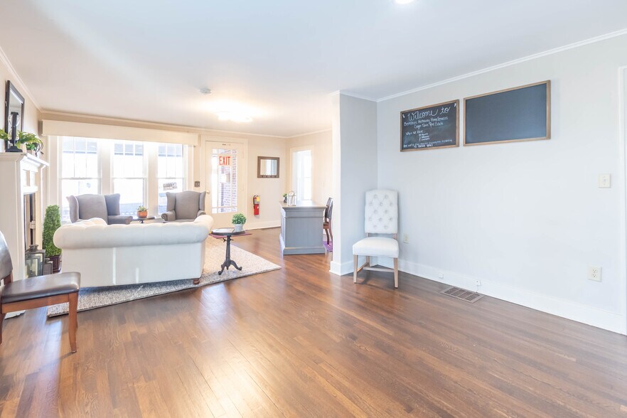 More Photos Of 179 E Main St, Plain City Loft Creative Space For Lease