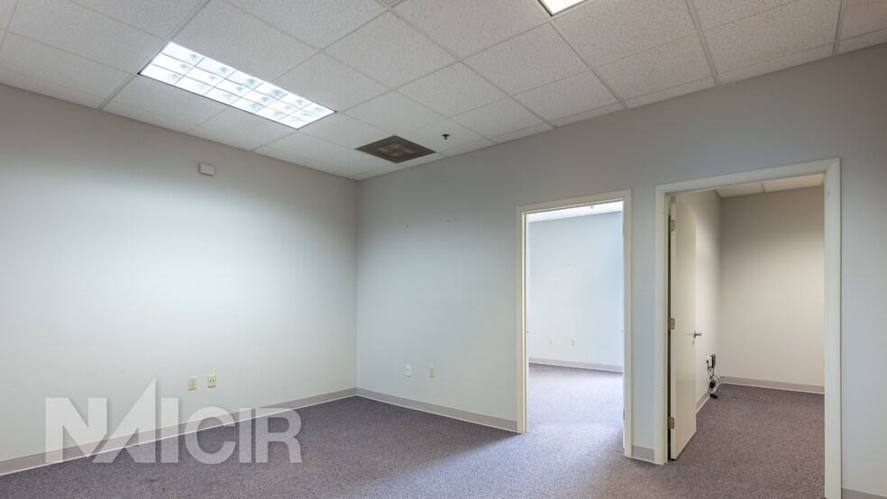 More Photos Of 4807-4815 Jonestown Rd, Harrisburg Office Residential For Lease
