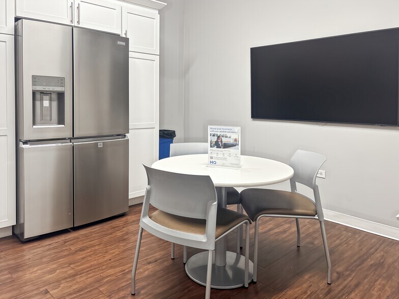 More Photos Of 15631-15653 S 94th Ave, Orland Park Coworking Space