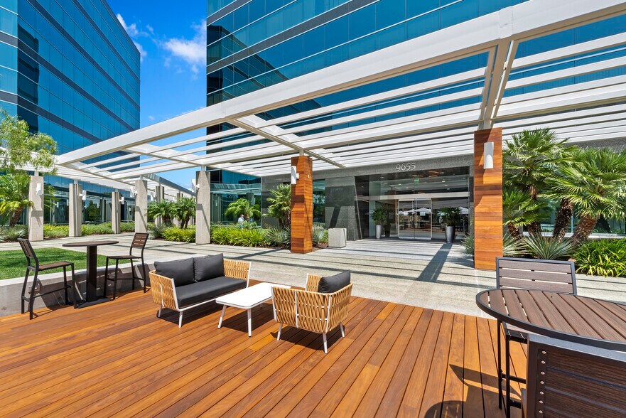 More Photos Of 9655 Granite Ridge Dr, San Diego Unknown For Lease