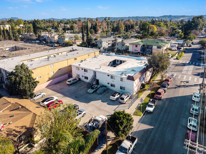 More Photos Of 15865 Vanowen St, Van Nuys Apartments For Sale