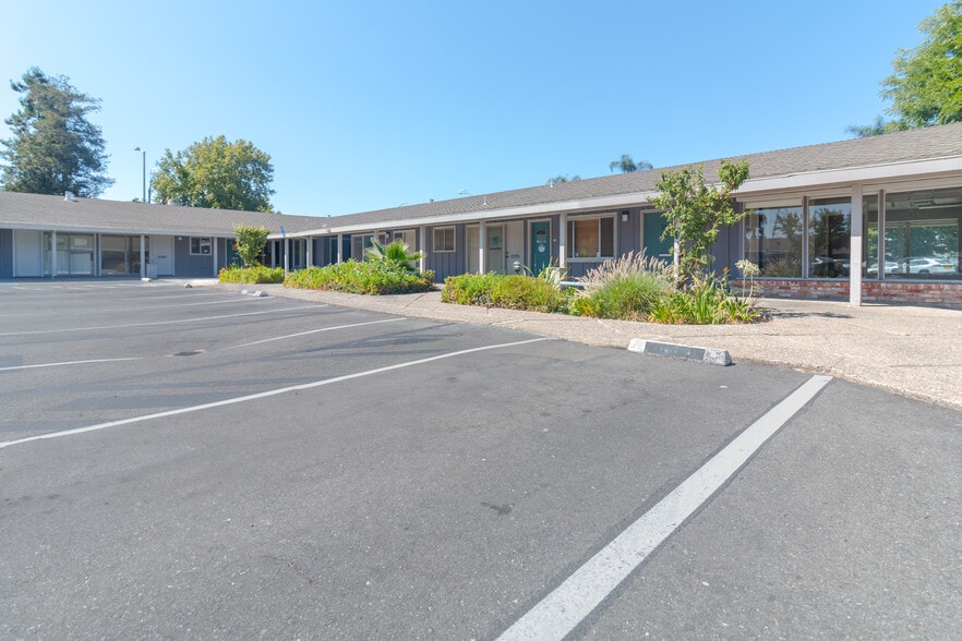 More Photos Of 621 E Campbell Ave, Campbell Medical For Lease