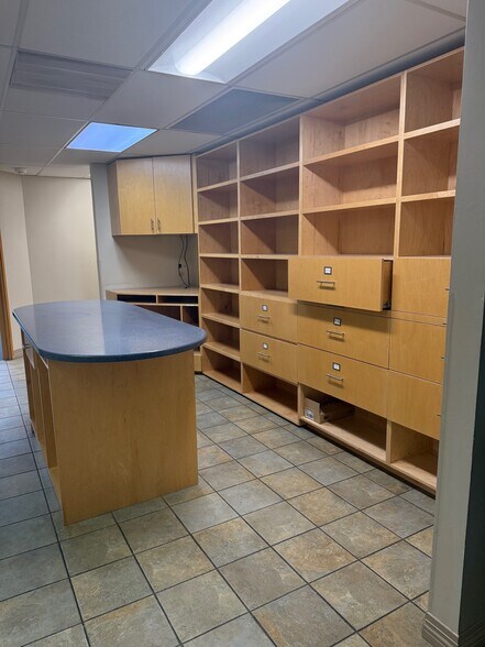 More Photos Of 201 E 54th Ave, Anchorage Office For Lease