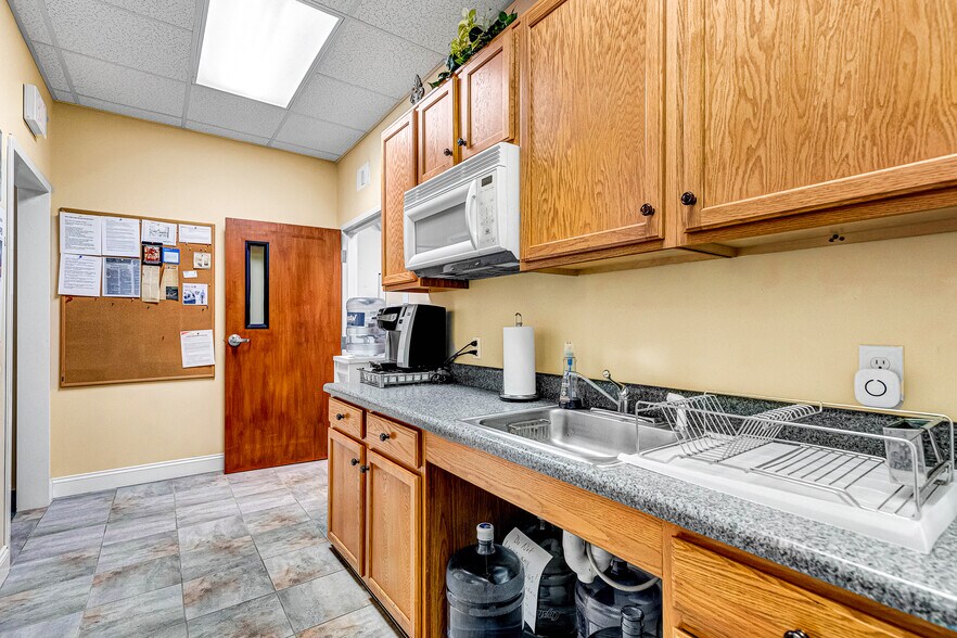 More Photos Of 5368-5380 Twin Hickory Rd, Glen Allen Flex For Sale