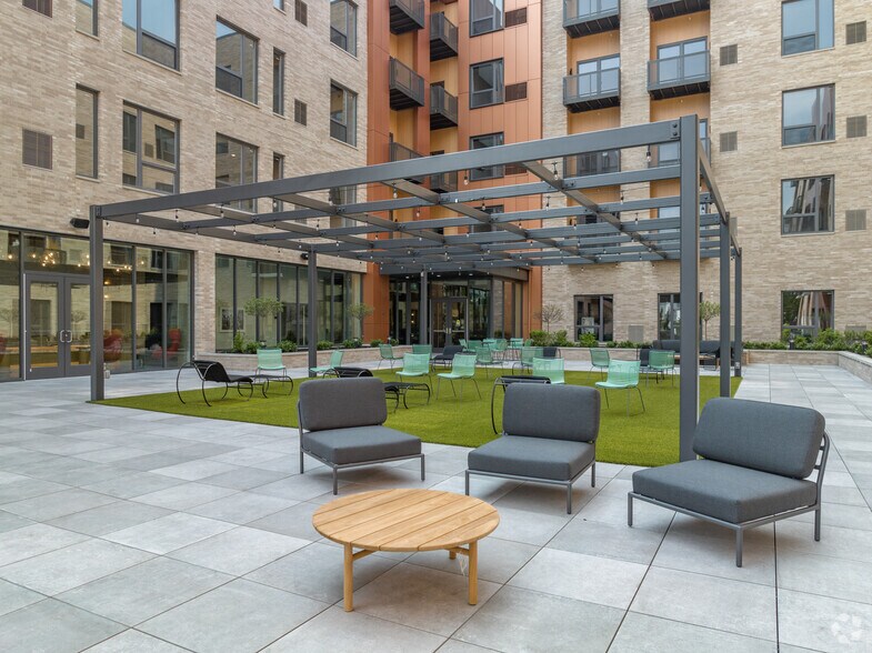 More Photos Of 2461 W 25th St, Cleveland Apartments For Lease