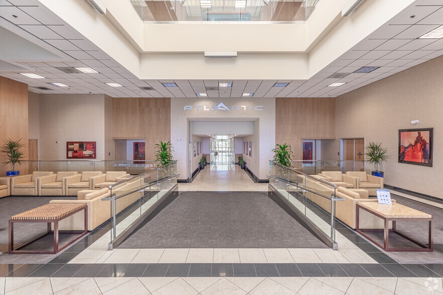 More Photos Of 2100 Palomar Airport Rd, Carlsbad Unknown For Lease