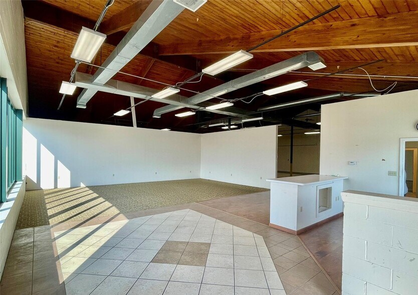 More Photos Of 705 Texas Blvd, Bethalto Restaurant For Sale