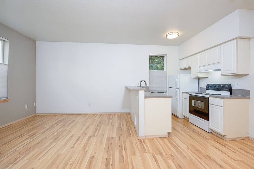 More Photos Of 913 13th Ave, Seattle Apartments For Sale