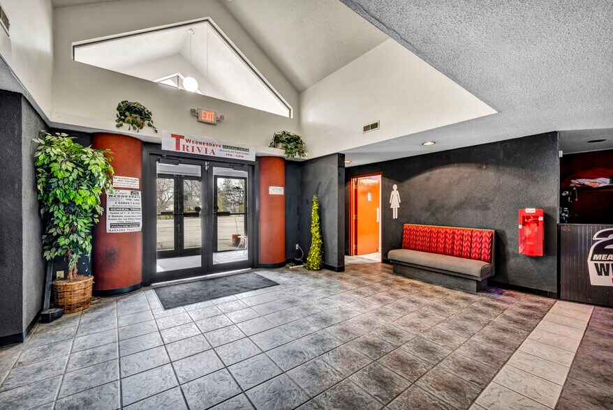 More Photos Of 5348 E Lake Rd, Sheffield Lake Restaurant For Sale