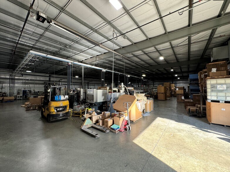 More Photos Of 4650 Chester Dr, Elkhart Warehouse For Sale