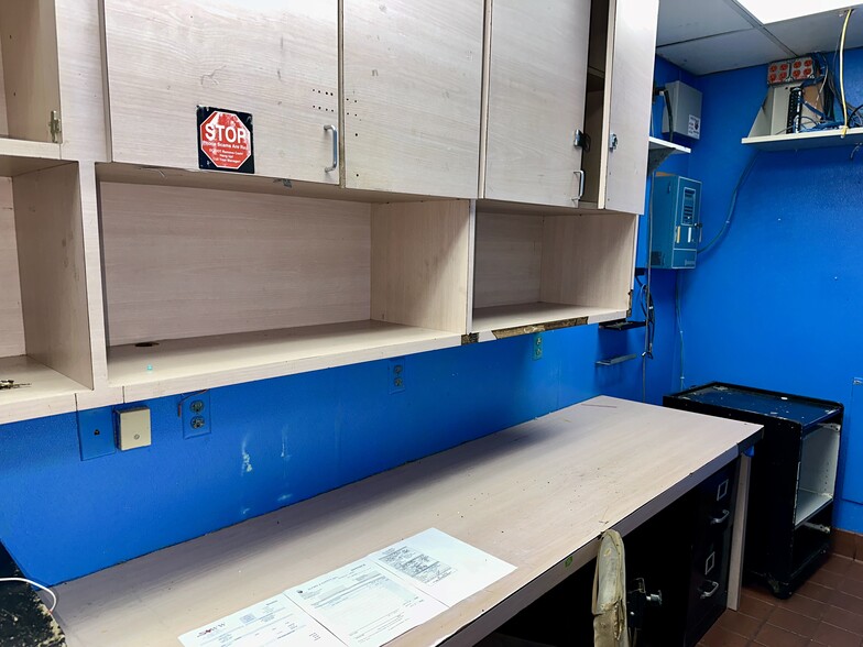 More Photos Of 3501 San Dario Ave, Laredo Fast Food For Lease
