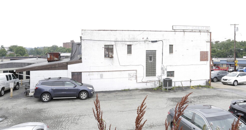 More Photos Of 36 Old Clairton Rd, Pittsburgh Storefront Retail Residential For Lease