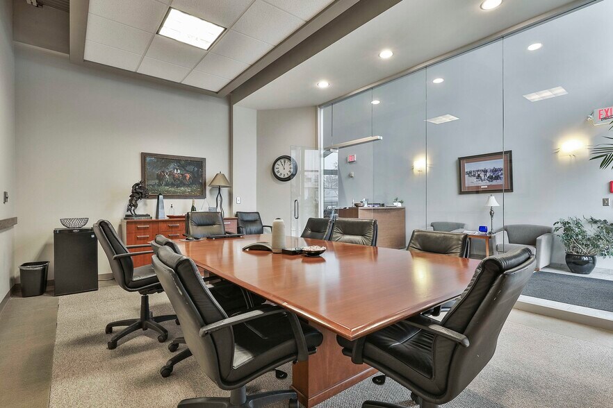 More Photos Of 1039 Sullivan Rd, Newnan Office For Sale