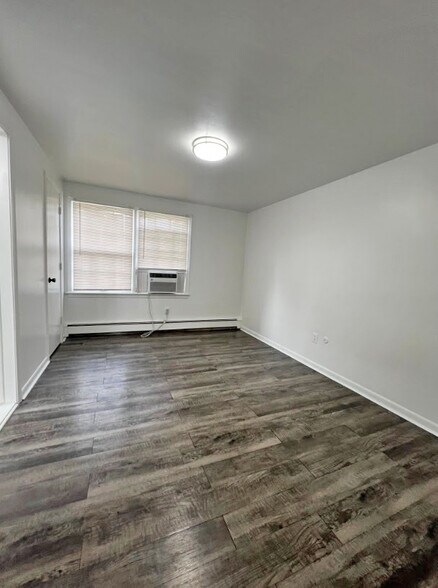 More Photos Of 1630 N Pontiac Trl, Walled Lake Apartments For Sale