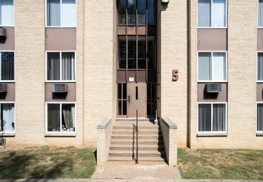 More Photos Of , Carbondale Multifamily For Sale