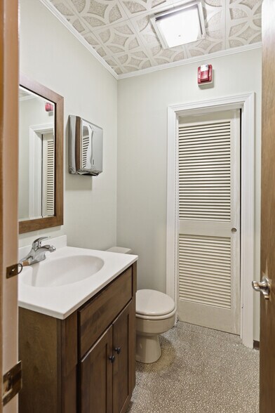 More Photos Of 81 Sprague St, Portsmouth Specialty For Sale
