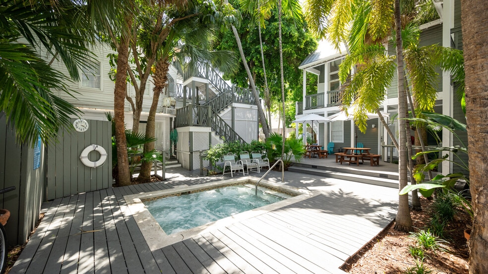 More Photos Of 413 Applerouth Ln, Key West Hotel For Sale