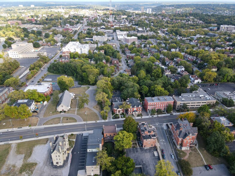 More Photos Of 2406 Auburn Ave, Cincinnati Office Residential For Sale