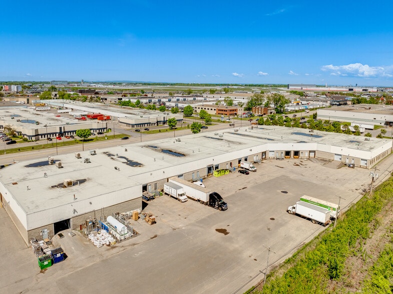 More Photos Of 1730-1850 Av 55e, Montréal Showroom For Lease