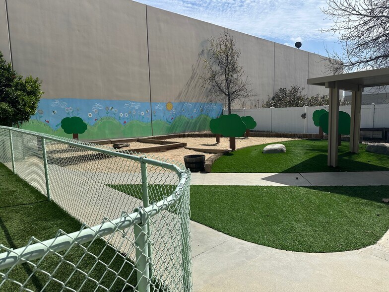 More Photos Of 2100 E Lambert Rd, La Habra Contractor Storage Yard For Sale