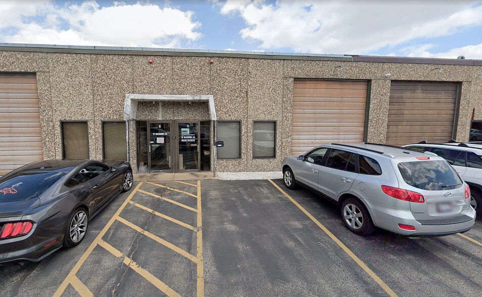 More Photos Of 211 Beeline Dr, Bensenville Warehouse For Sale