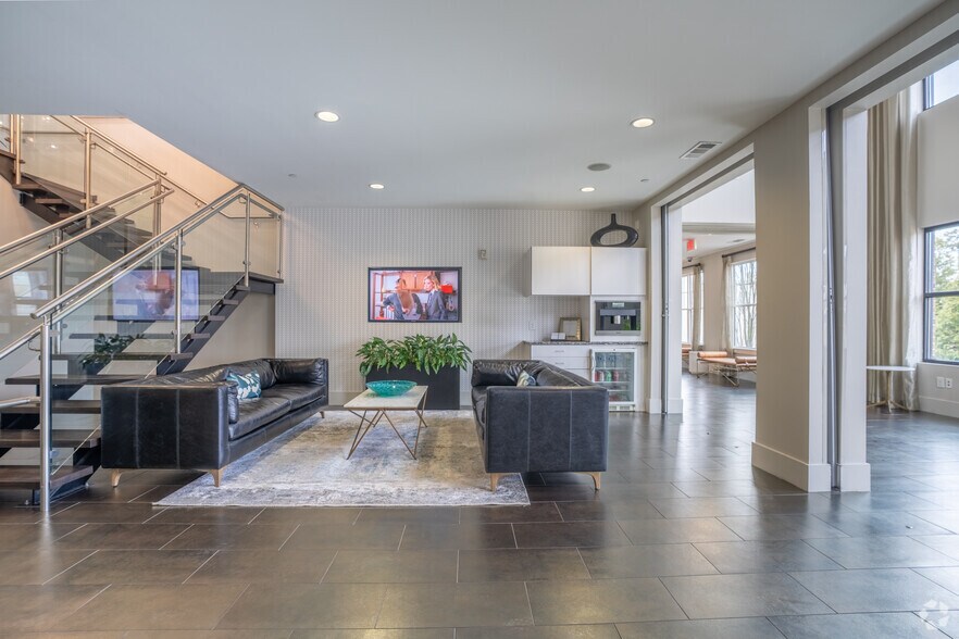 More Photos Of 6000 Avalon Blvd, Alpharetta Storefront Retail Office For Lease