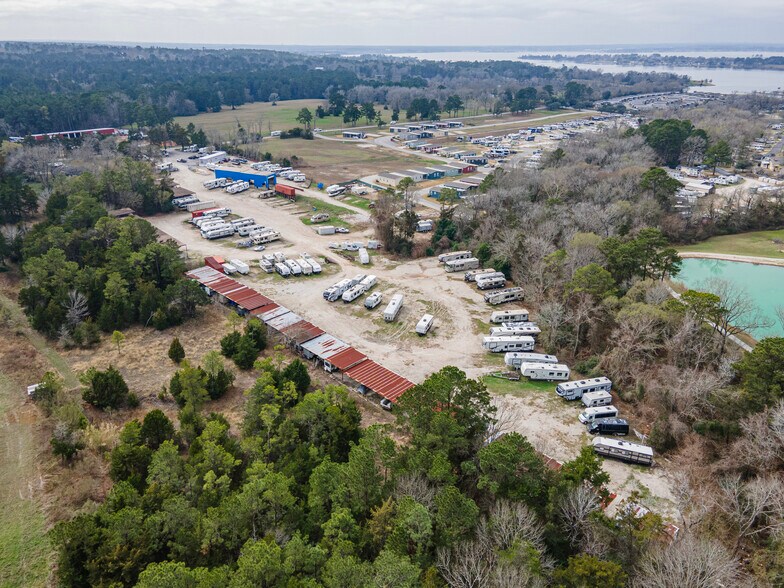 More Photos Of 11400 Thousand Trl, Willis Trailer Camper Park For Sale