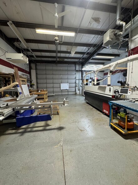 More Photos Of 12137 Rhea Dr, Plainfield Warehouse For Lease