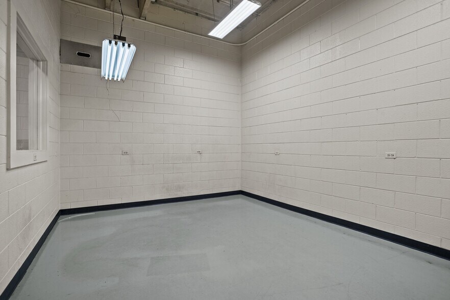 More Photos Of 157 Industrial Dr, King Warehouse For Lease