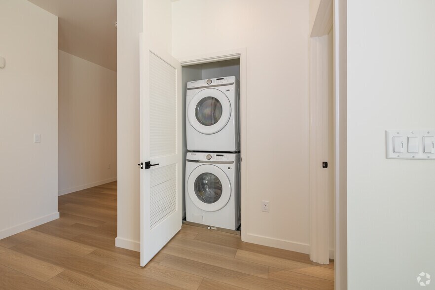 More Photos Of 1629 S St, Sacramento Apartments For Lease