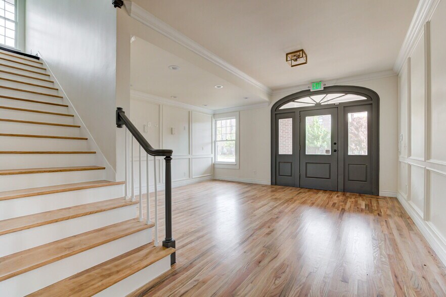 More Photos Of 1319 N Classen Dr, Oklahoma City Office For Lease