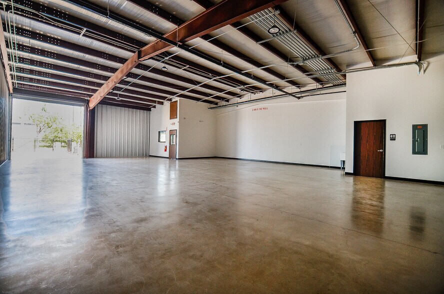 More Photos Of 17625 Kieth Harrow Blvd, Houston Warehouse For Lease