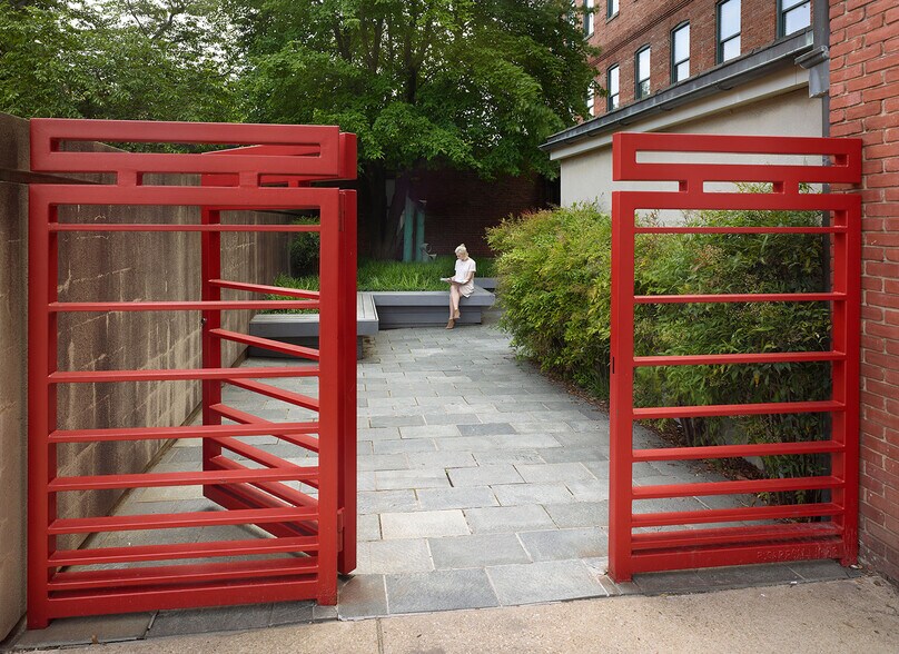 More Photos Of 190 W Ostend St, Baltimore Office For Lease